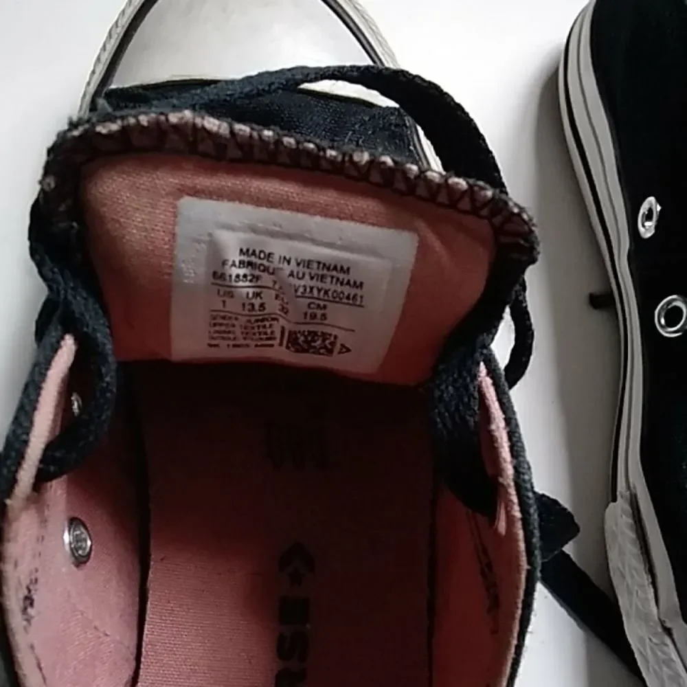 Converse Chuck Taylor All Madison Low Top Girl Shoes Size 1